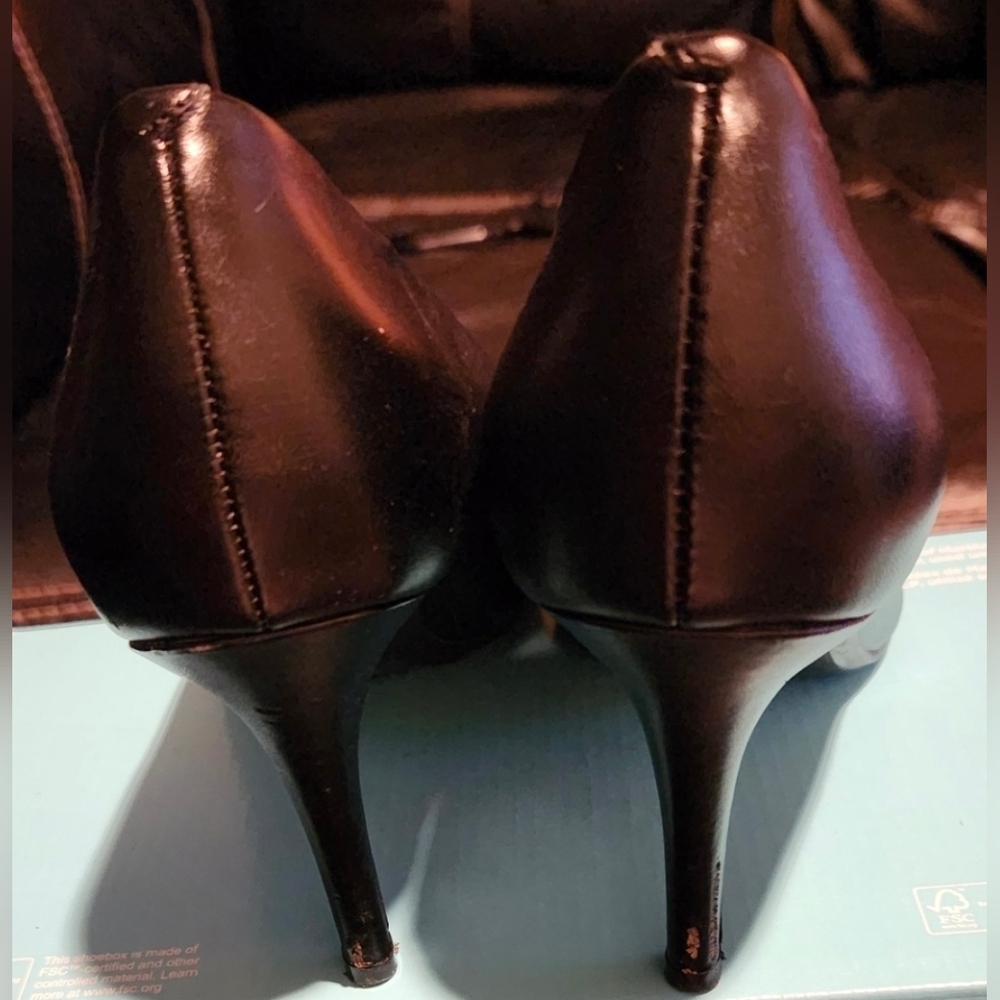 Calvin Klein Black Pointed Toe Heels - Picture 3 of 7